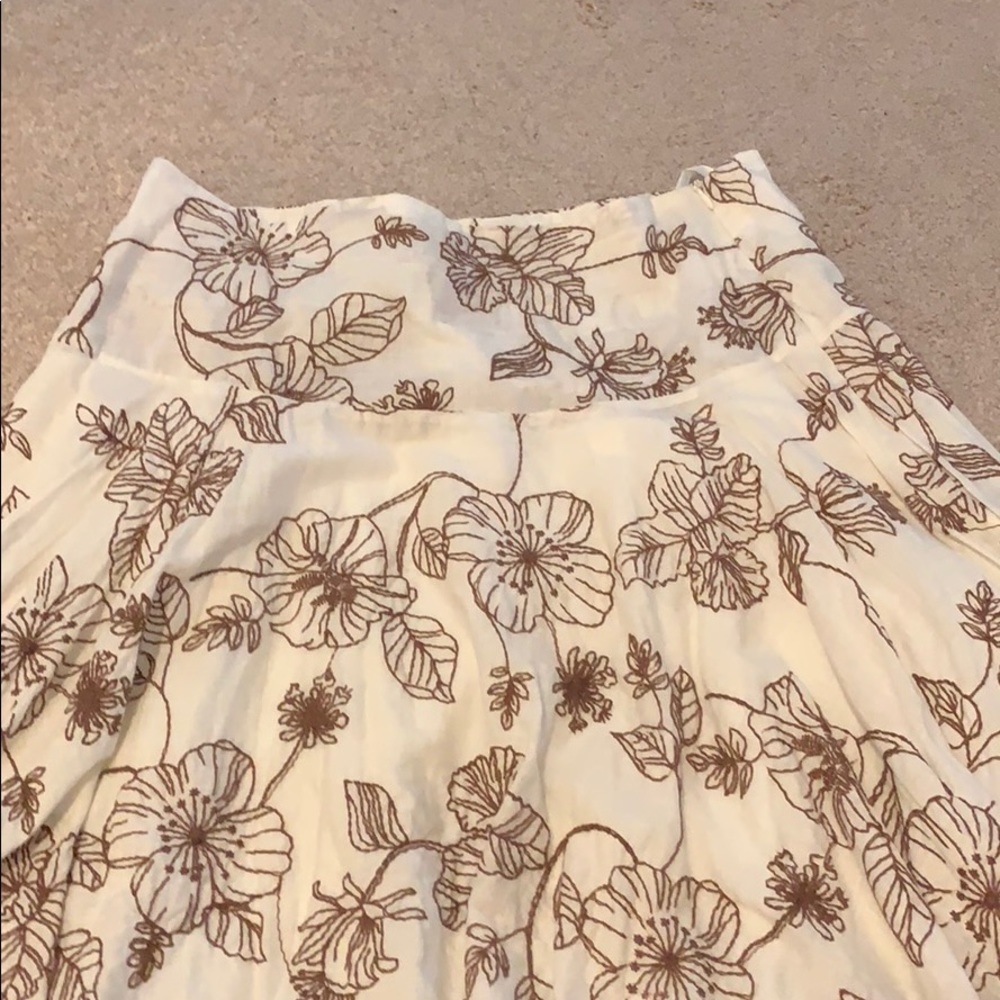 Cute Floral Skirt - Picture 2 of 3